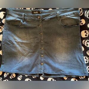 Nanette Lepore Jean Skirt with buttons 22W